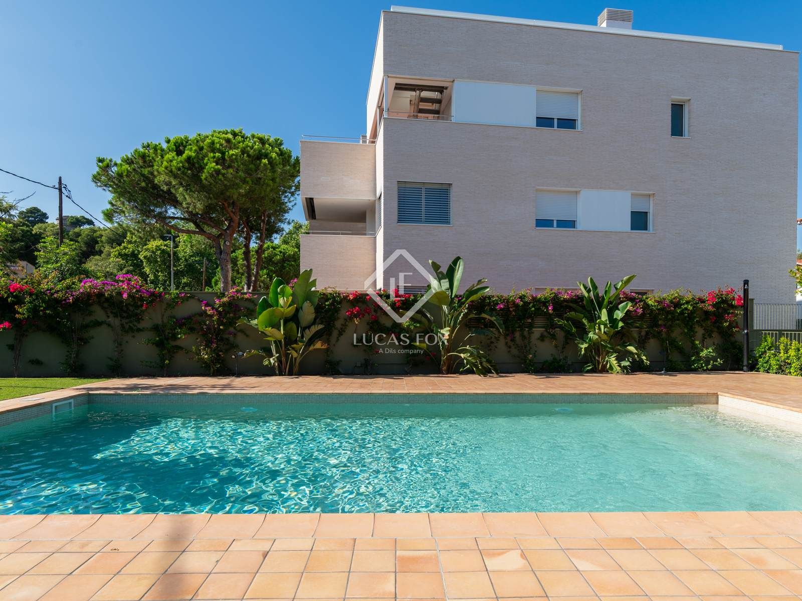 Swimming pool of Flat to rent in Castelldefels  with Air Conditioner, Private garden and Terrace