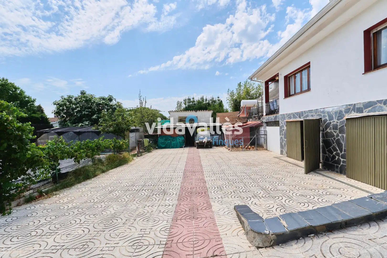 Casa amb piscina en venda a Carrer del Montseny, imagen 5