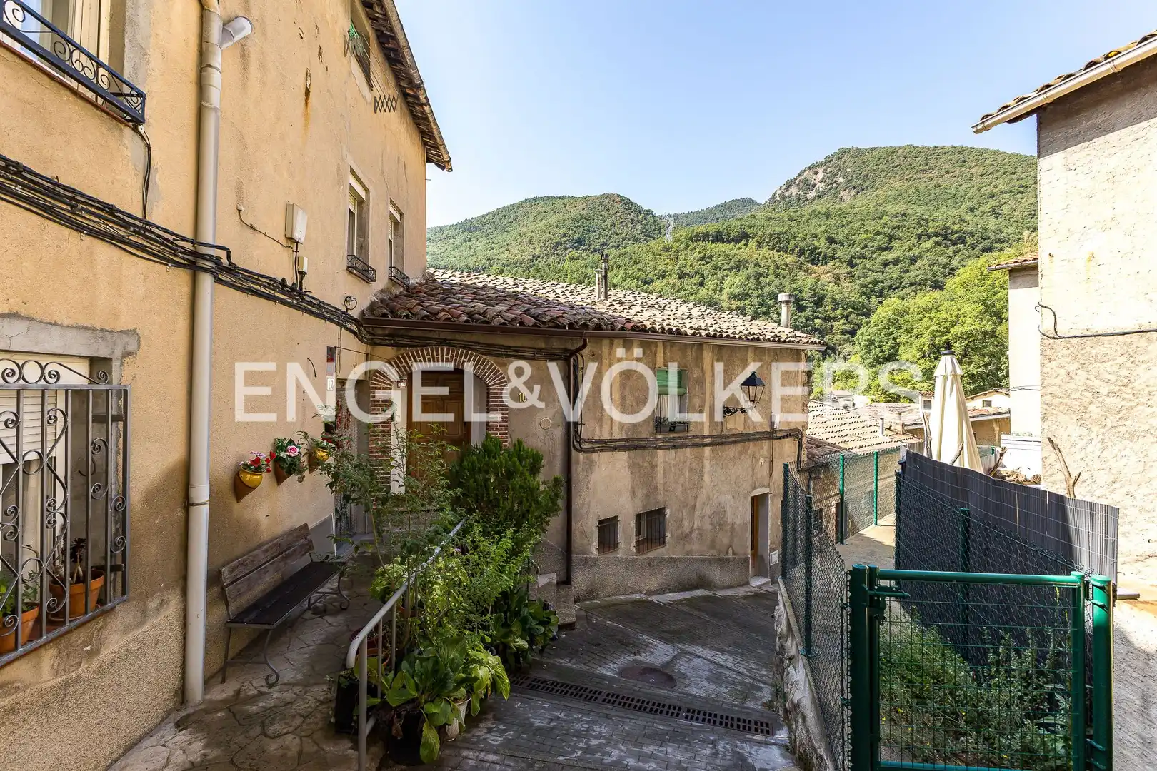 Houses for sale in Carrer Major, Cercs