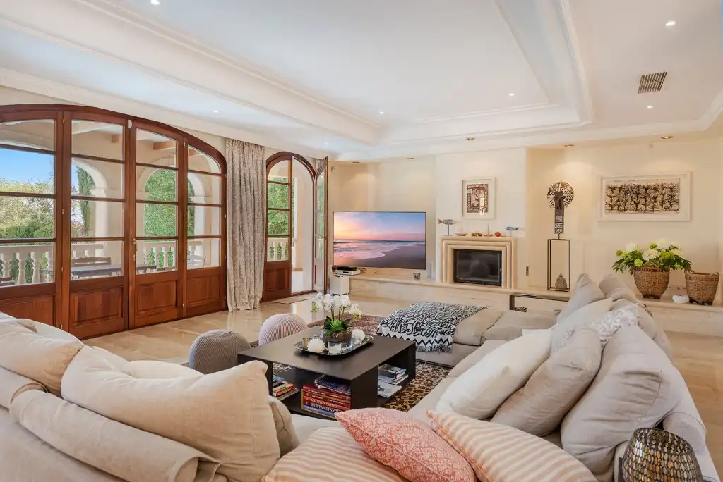Living room of Houses for sale in Calvià  with Air Conditioner, Private garden and Terrace
