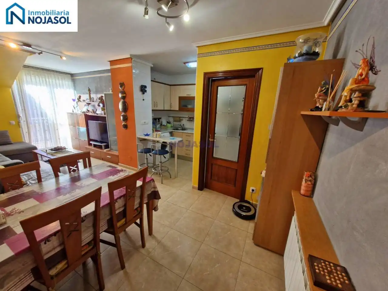 Appartement compact avec terrasse à vendre à Calle ris