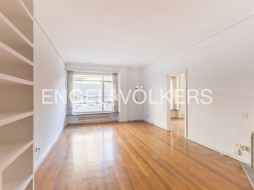 Piso con ascensor en venta en Calle del General Arrando