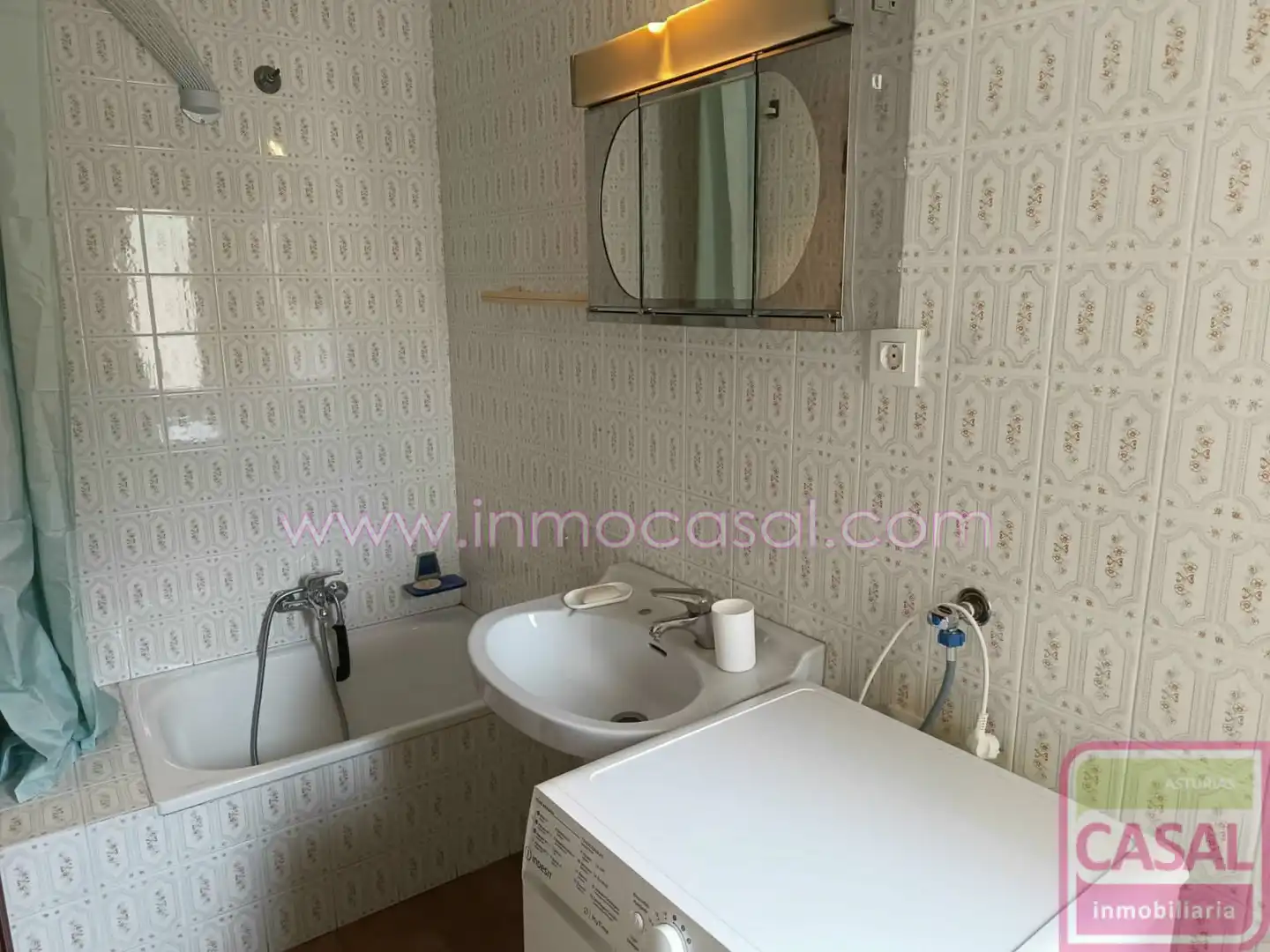 Bathroom of Flat for rent in Aller  with Heating, Terrace and Storage room