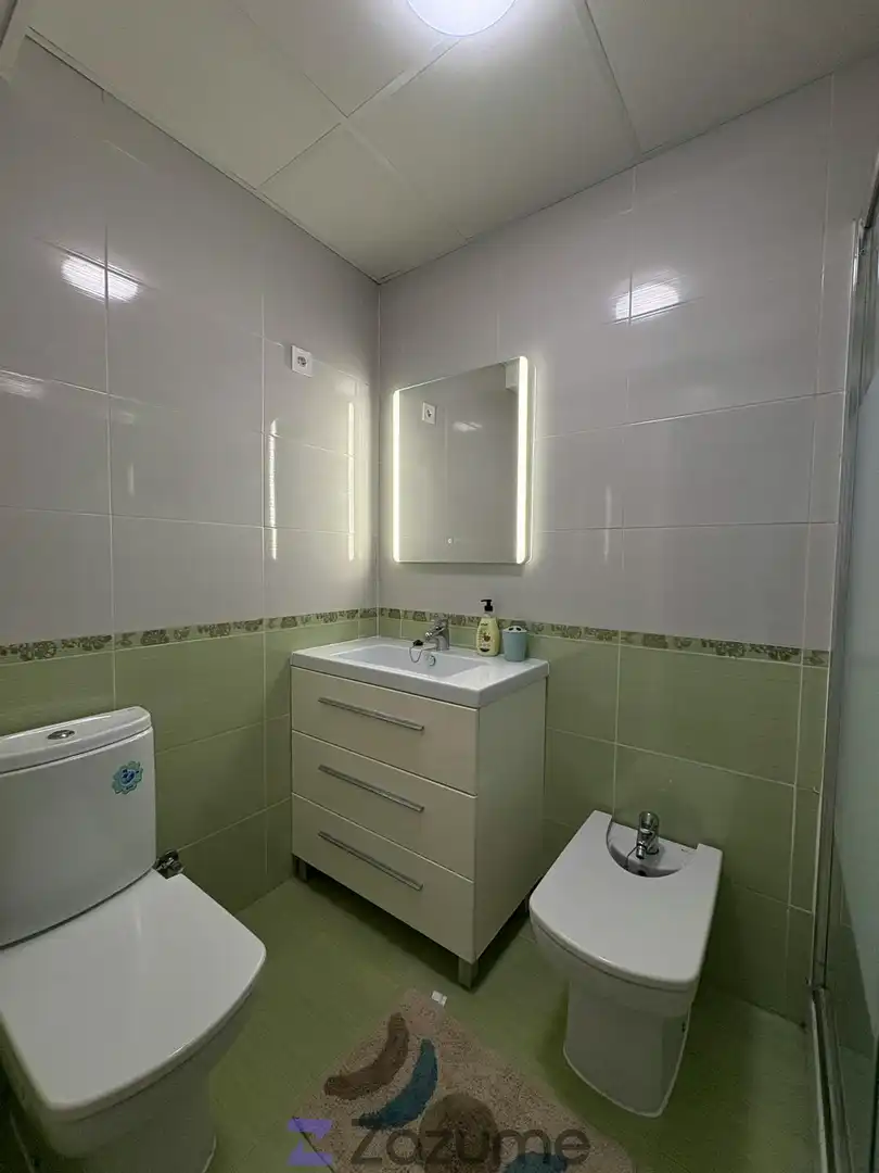 Bathroom of Flat for rent in Torrevieja  with Air Conditioner, Terrace and Swimming Pool