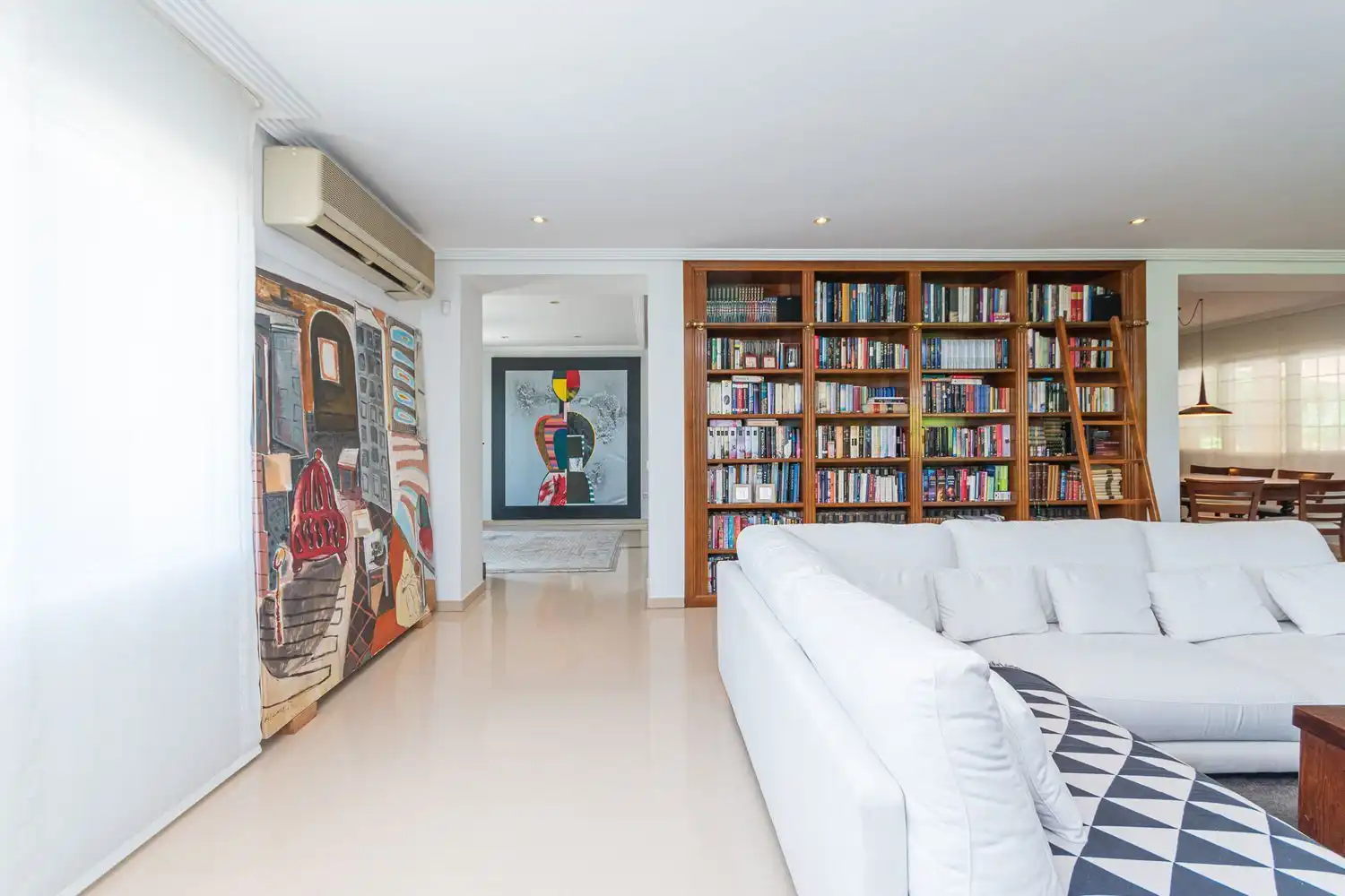 Living room of Houses for sale in Boadilla del Monte  with Air Conditioner, Heating and Storage room