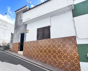 Vista exterior de Casa o xalet en venda en Teror amb Terrassa