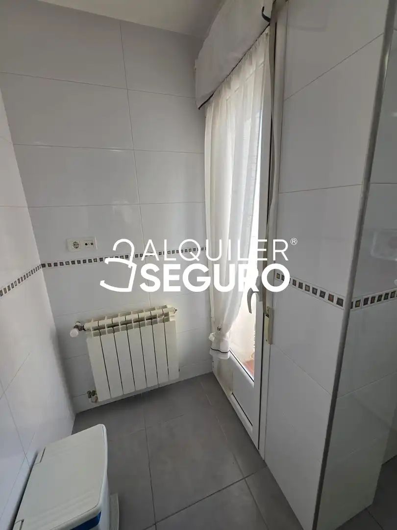 Habitación de Piso de alquiler en Burgos con Calefacción, Terraza y Amueblado