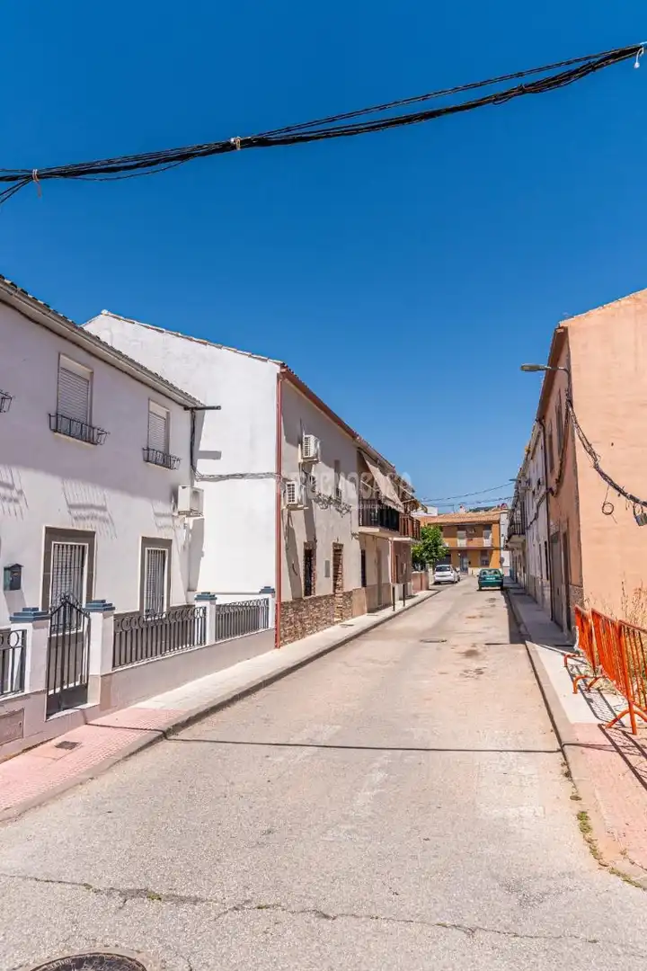 Vista exterior de Casa adosada en venta en Linares