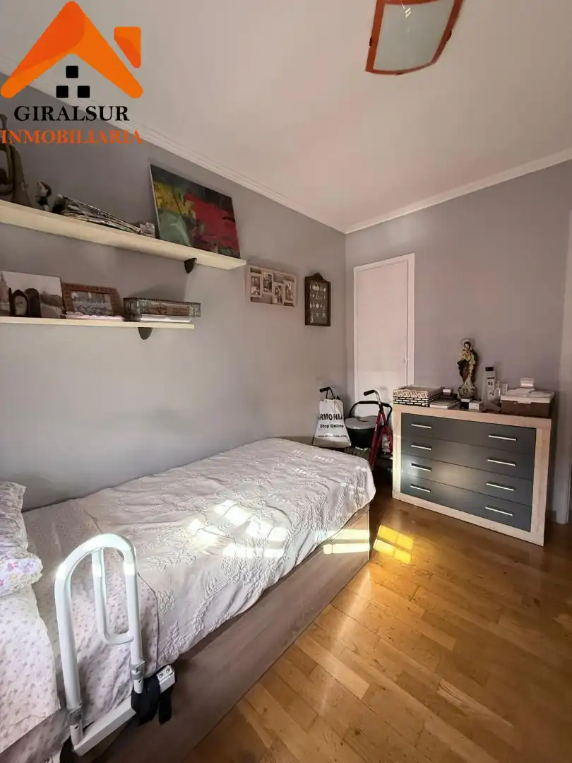 Bedroom of Flat for sale in Sevilla  with Air Conditioner and Terrace