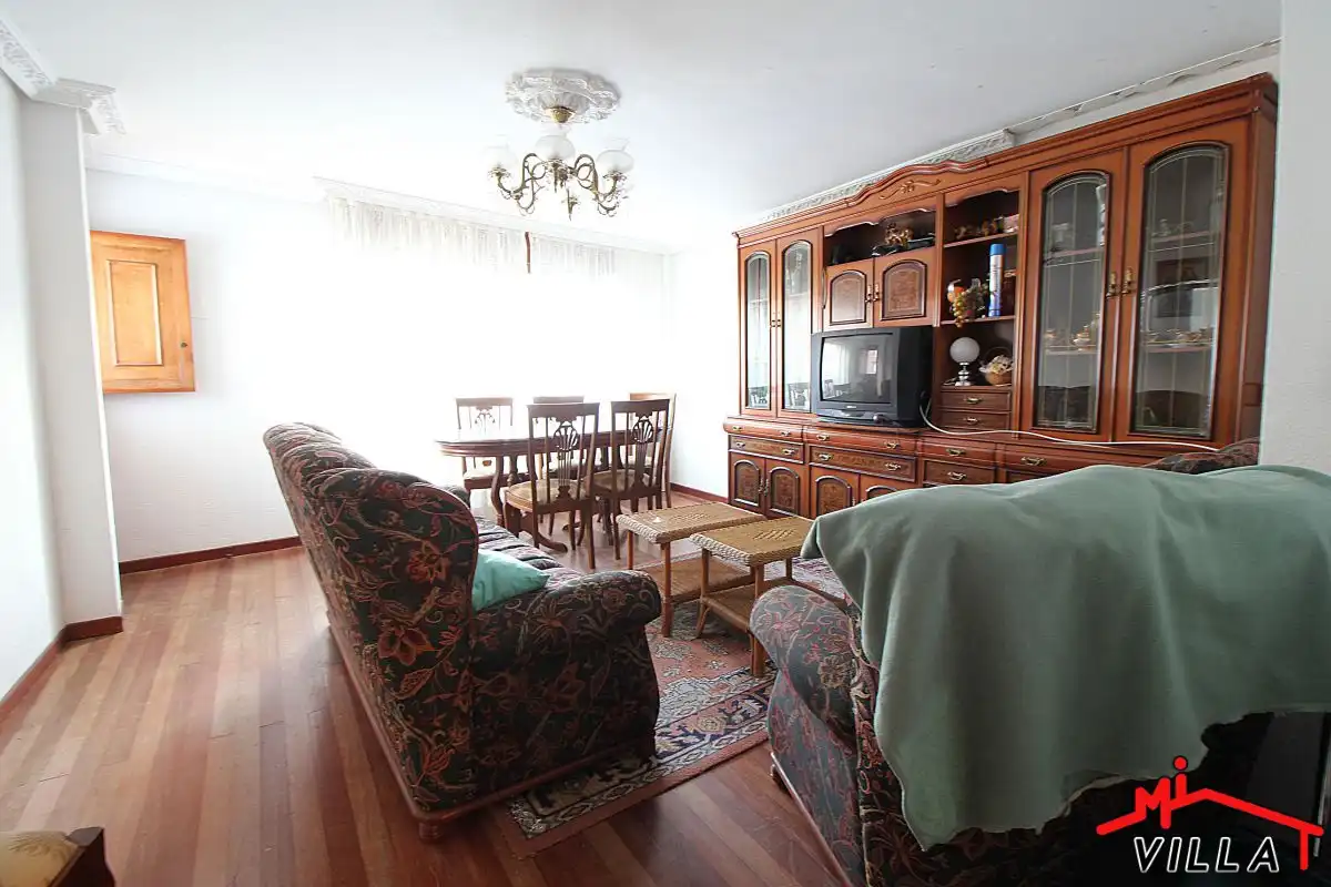 Wohnzimmer von Residential zum Verkauf in Ampuero