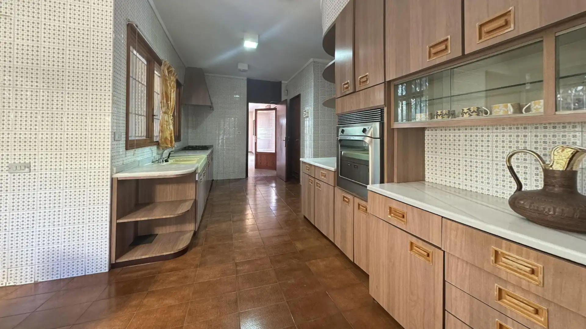 Cuina de Casa o xalet en venda en Alicante / Alacant amb Jardí privat, Terrassa i Piscina