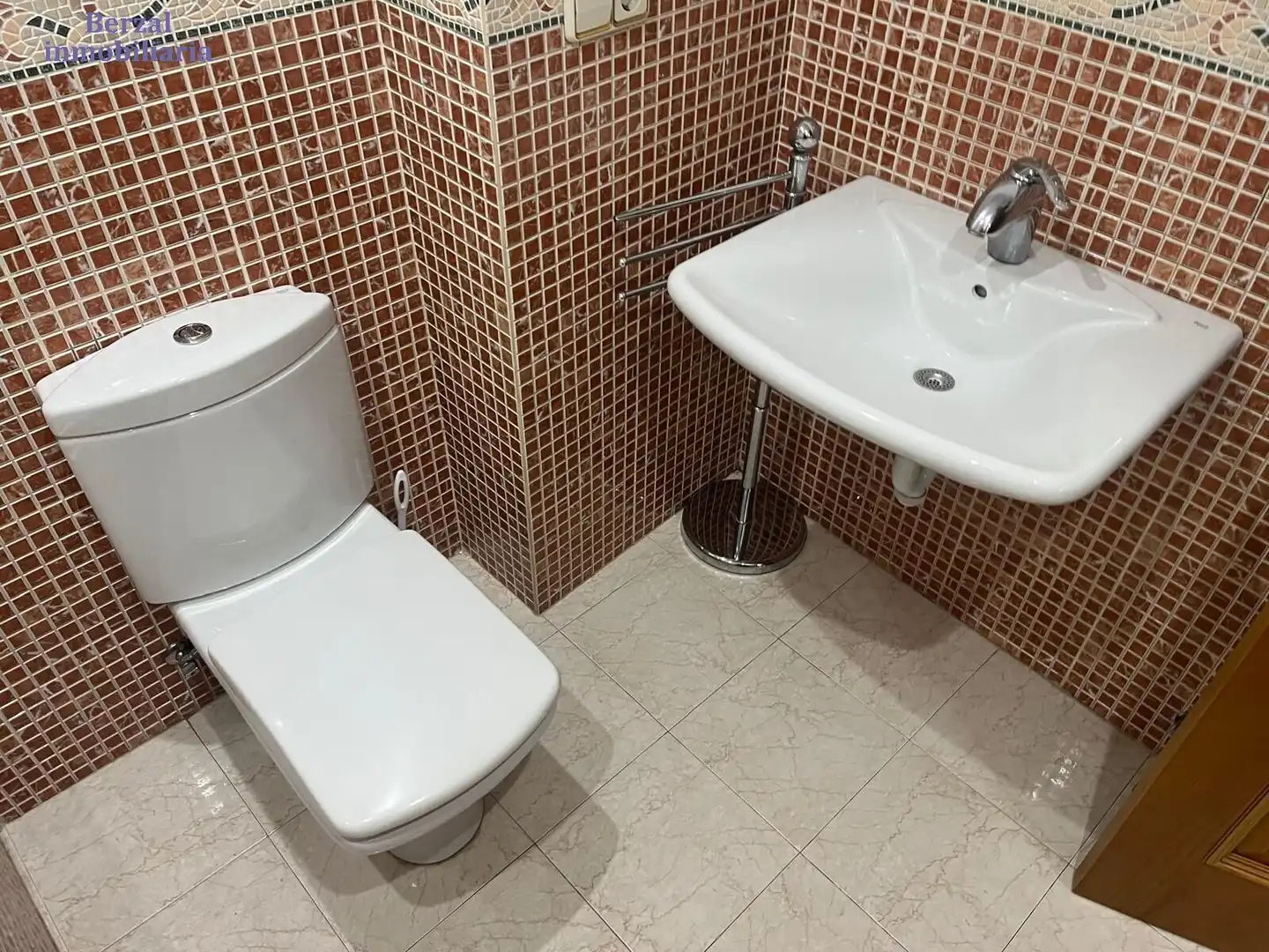Bathroom of Flat for rent in  Logroño  with Heating, Terrace and Storage room