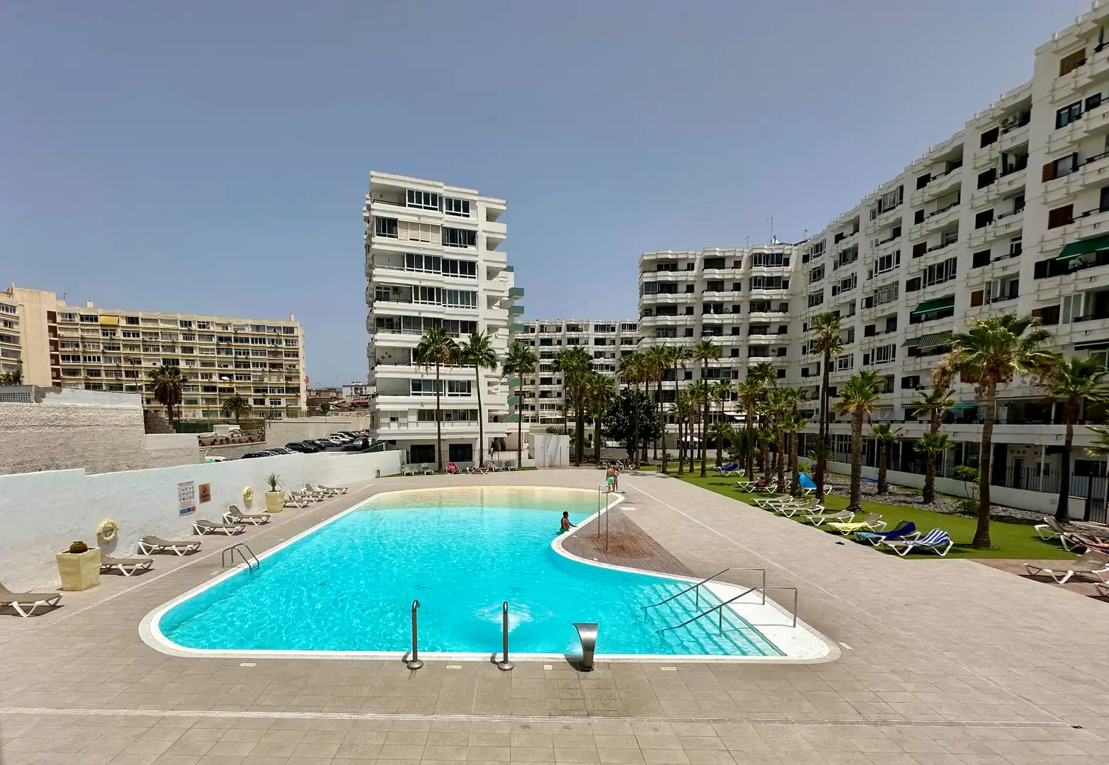 Piscina de Piso de alquiler en San Bartolomé de Tirajana con Amueblado, Lavadora y Microondas