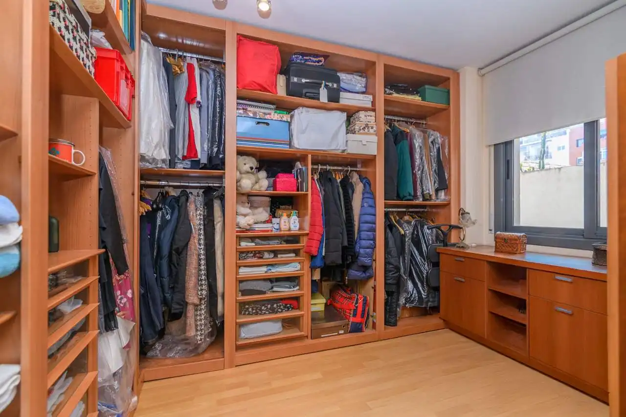 Schlafzimmer von Maisonette zum Verkauf in Barcelona mit Klimaanlage, Heizung und Parkett