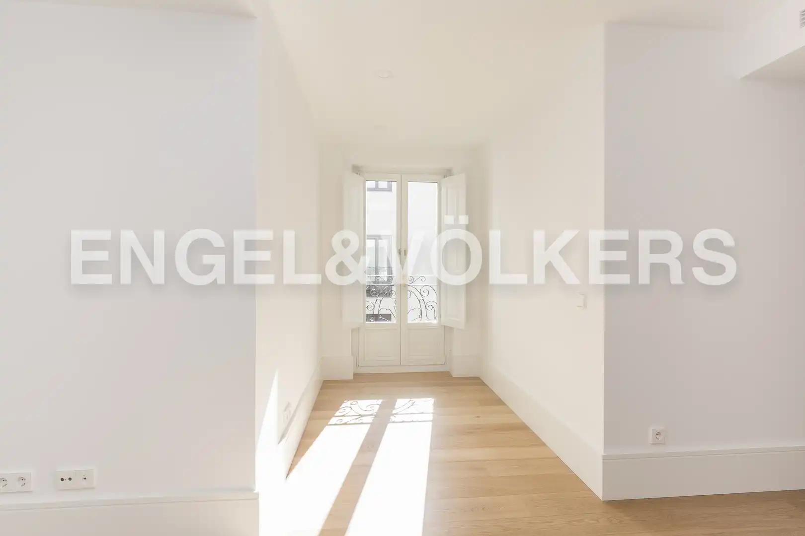 Flat for rent in Madrid  with Air Conditioner, Heating and Storage room