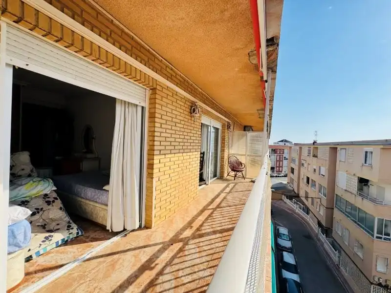 Terrassa de Pis en venda en Torrevieja amb Terrassa, Traster i Moblat