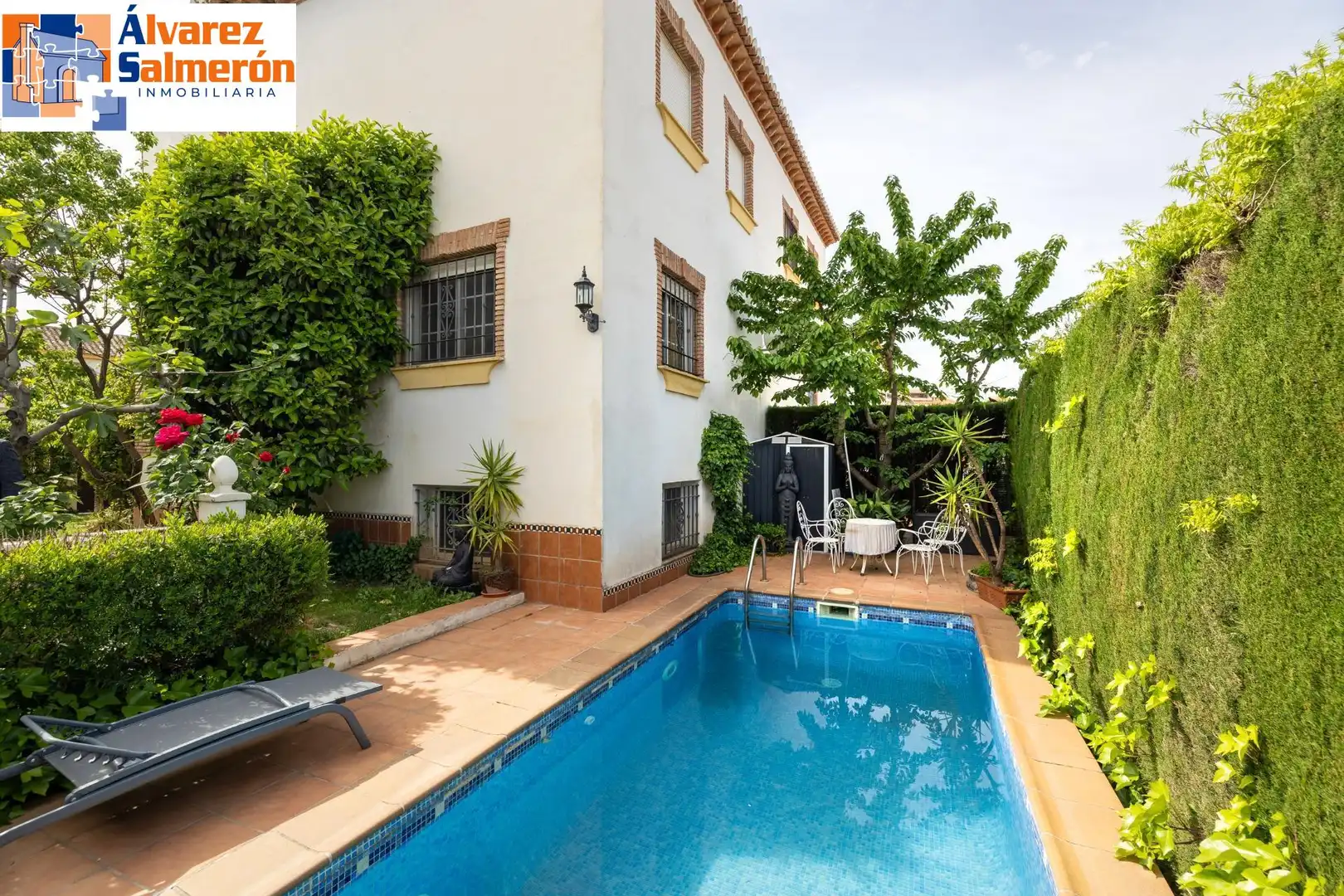 Jardín de Casa adosada en venta en La Zubia con Terraza, Trastero y Piscina