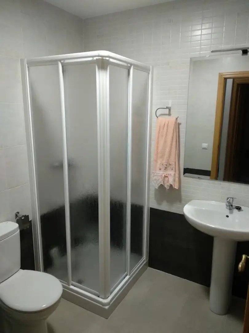 Baño de Casa adosada en venta en Montilla con Aire acondicionado, Terraza y Trastero