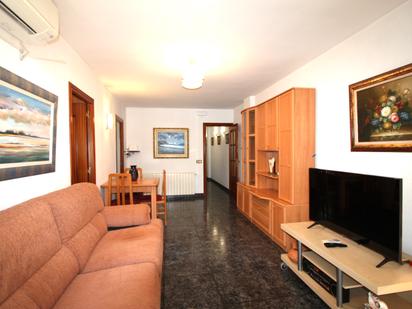 Living room of Flat for sale in Badalona  with Air Conditioner, Heating and Furnished