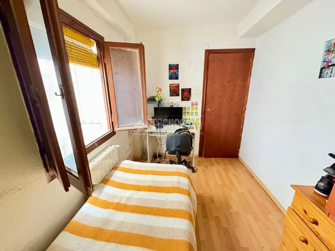 Bedroom of Flat for sale in Zaragoza  with Heating
