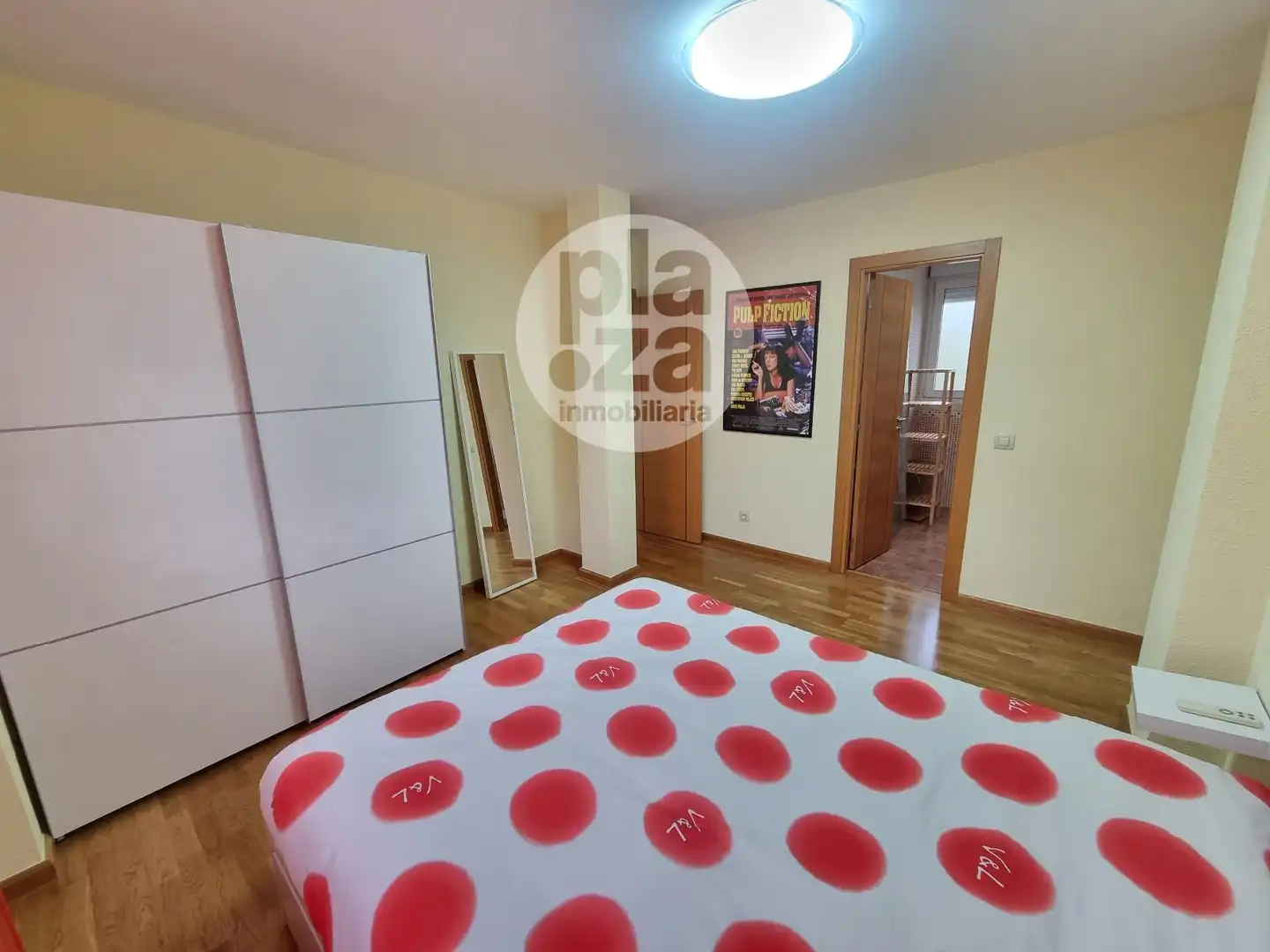 Habitación de Casa adosada en venta en Valdorros, Burgos