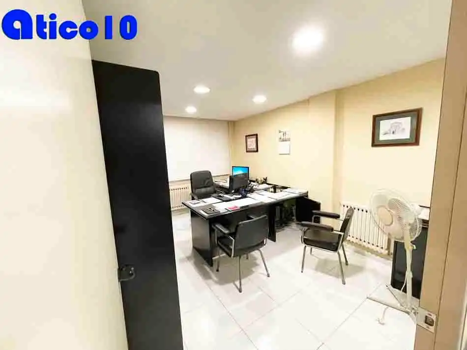 Office space with lift for sale in Centro - Casco Histórico, imagen 5