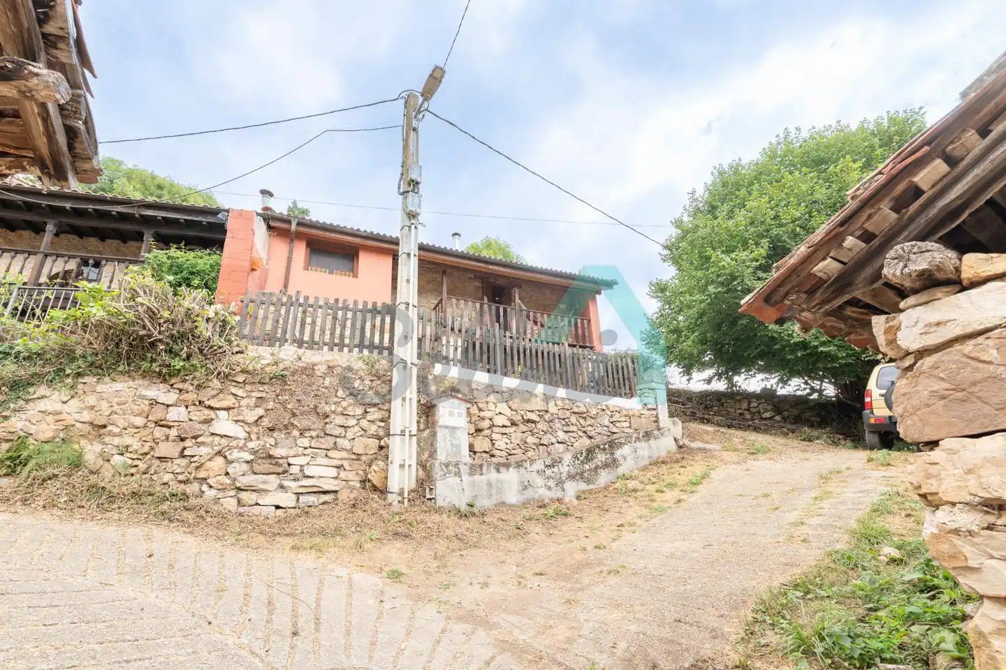 Einfamilien-Reihenhaus zum Verkauf in Lugar Bustiello, Proaza