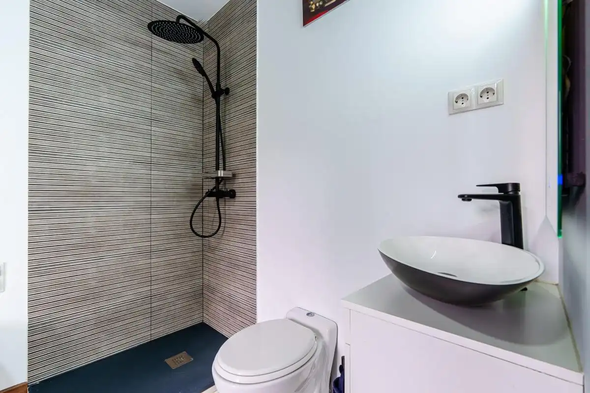 Baño de Piso en venta en Madrid con Aire acondicionado, Calefacción y Amueblado