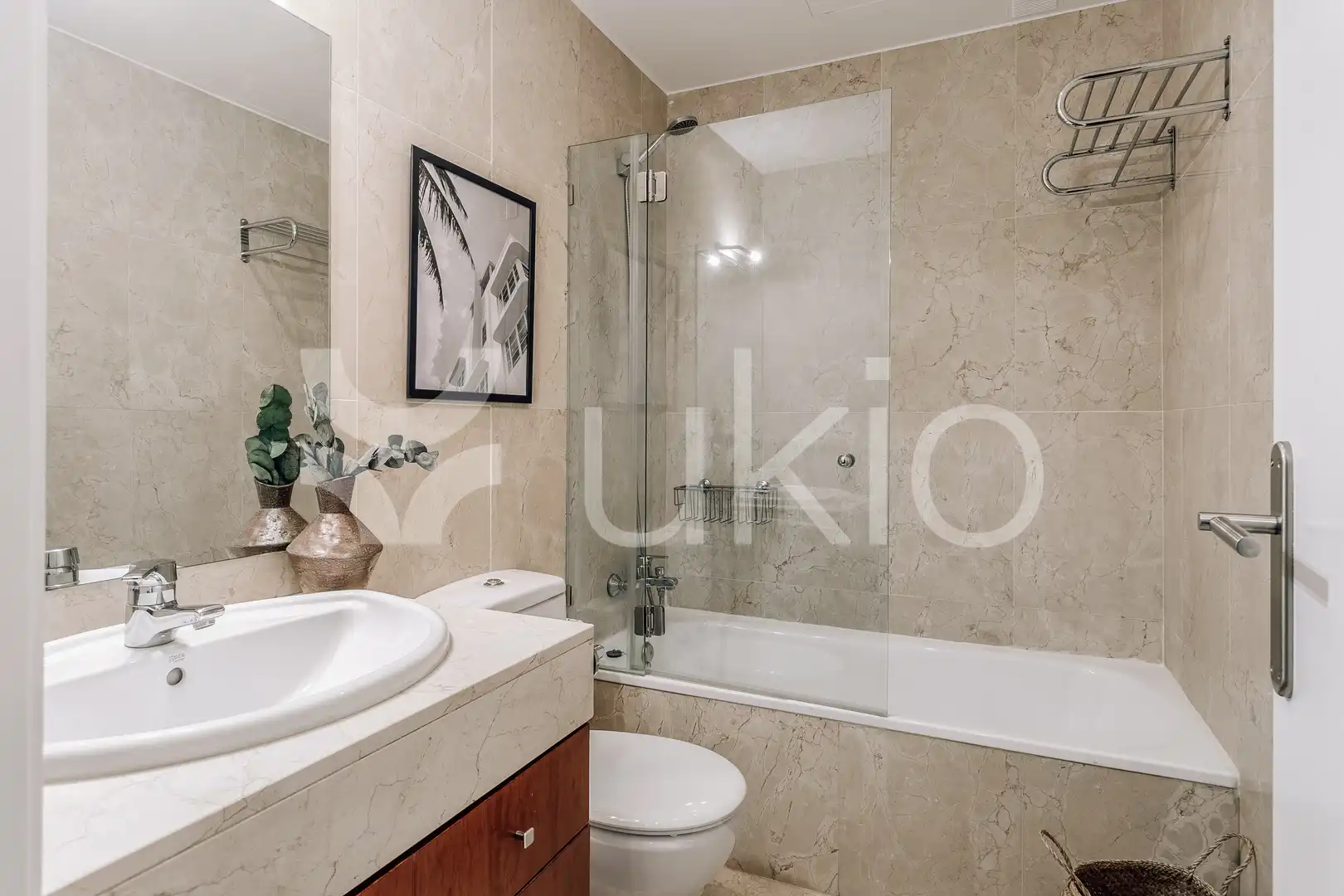 Baño de Apartamento de alquiler en Madrid con Aire acondicionado, Calefacción y Amueblado