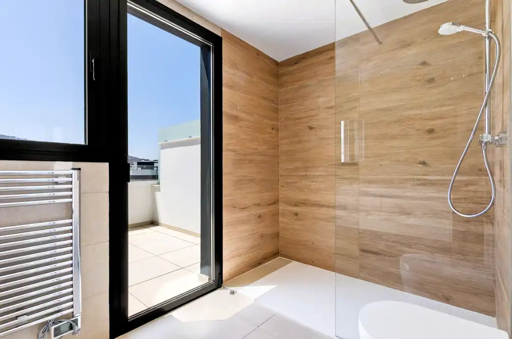 Baño de Ático en venta en Torremolinos con Aire acondicionado, Terraza y Trastero