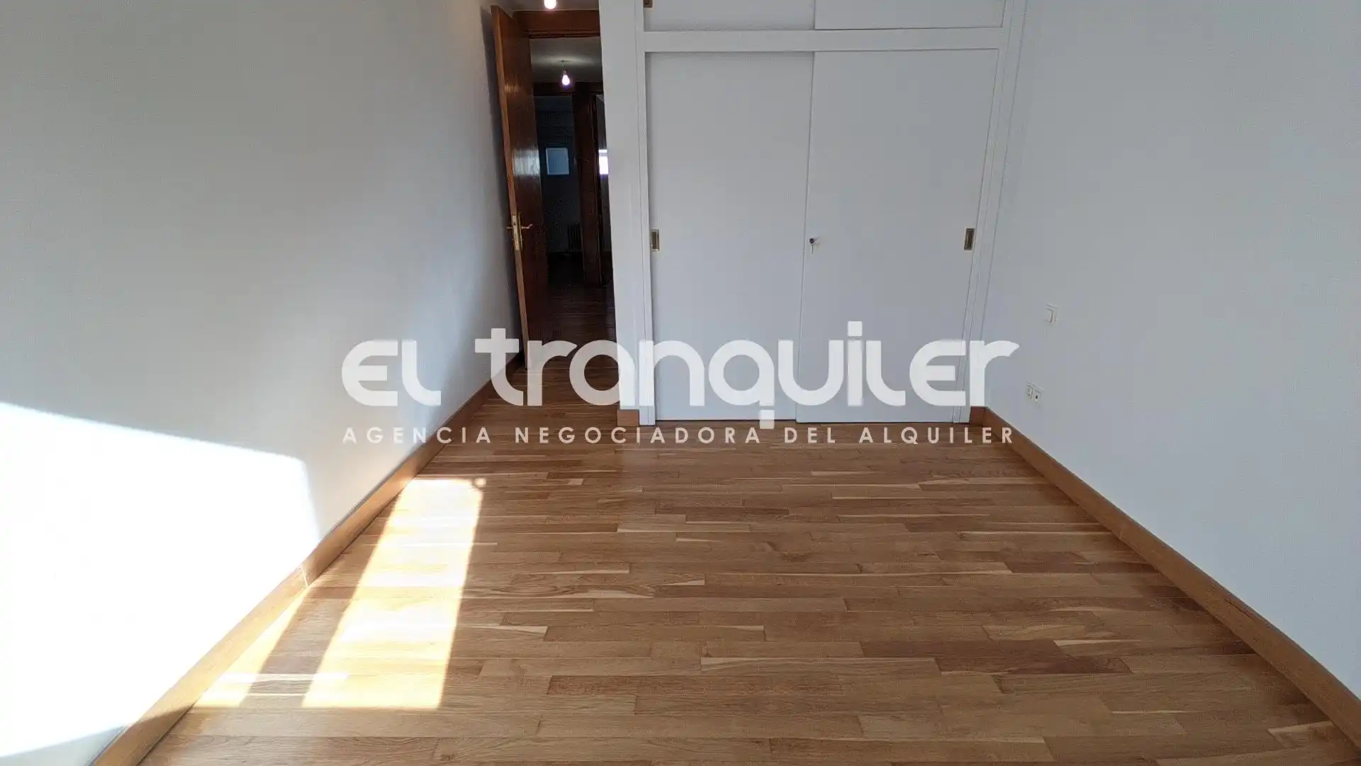 Schlafzimmer von Wohnung zum Verkauf in Madrid mit Klimaanlage, Parkett und Terrasse