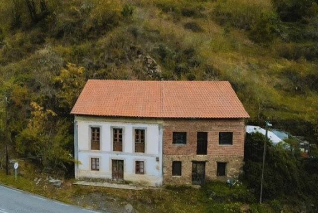 Casa-chalet en Venta en Quirós