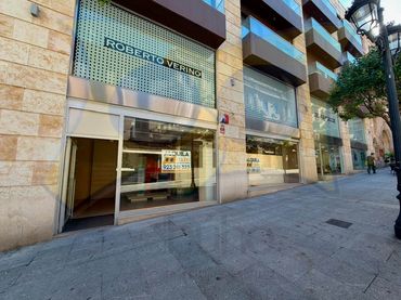 Local comercial de lloguer a Centro