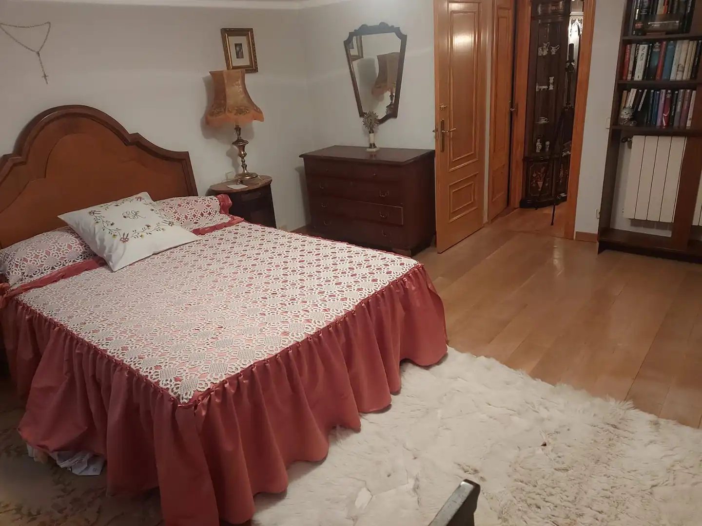 Dormitori de Casa o xalet en venda en Torrecaballeros amb Calefacció, Jardí privat i Traster