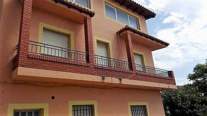 Exterior view of House or chalet for sale in Talayuelas  with Terrace and Balcony