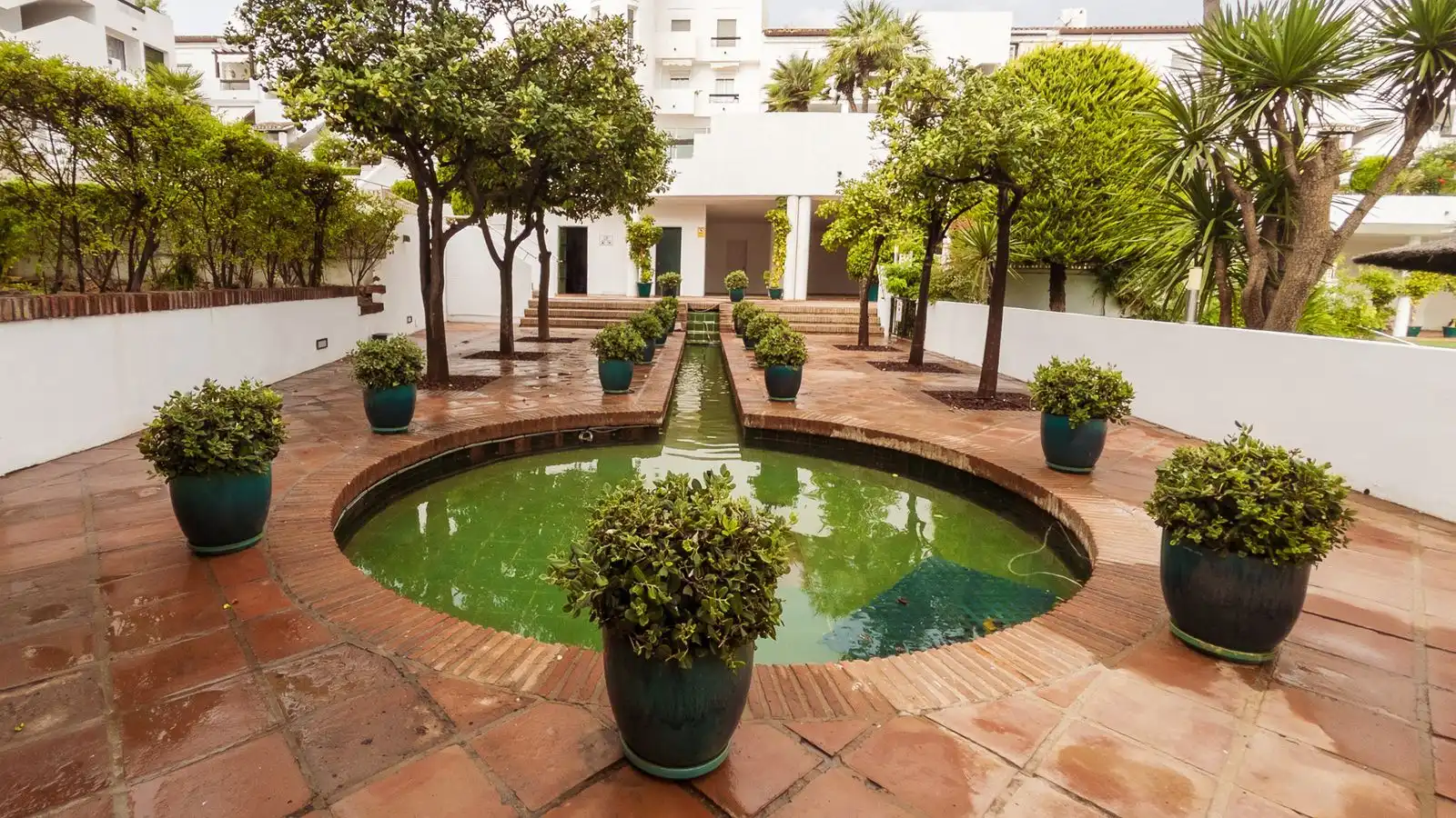 Jardín de Ático en venta en Estepona con Aire acondicionado, Terraza y Amueblado
