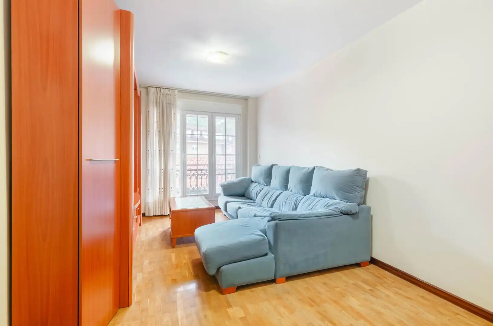Sala de estar de Piso en venta en Mieres (Asturias) con Calefacción, Amueblado y Balcón