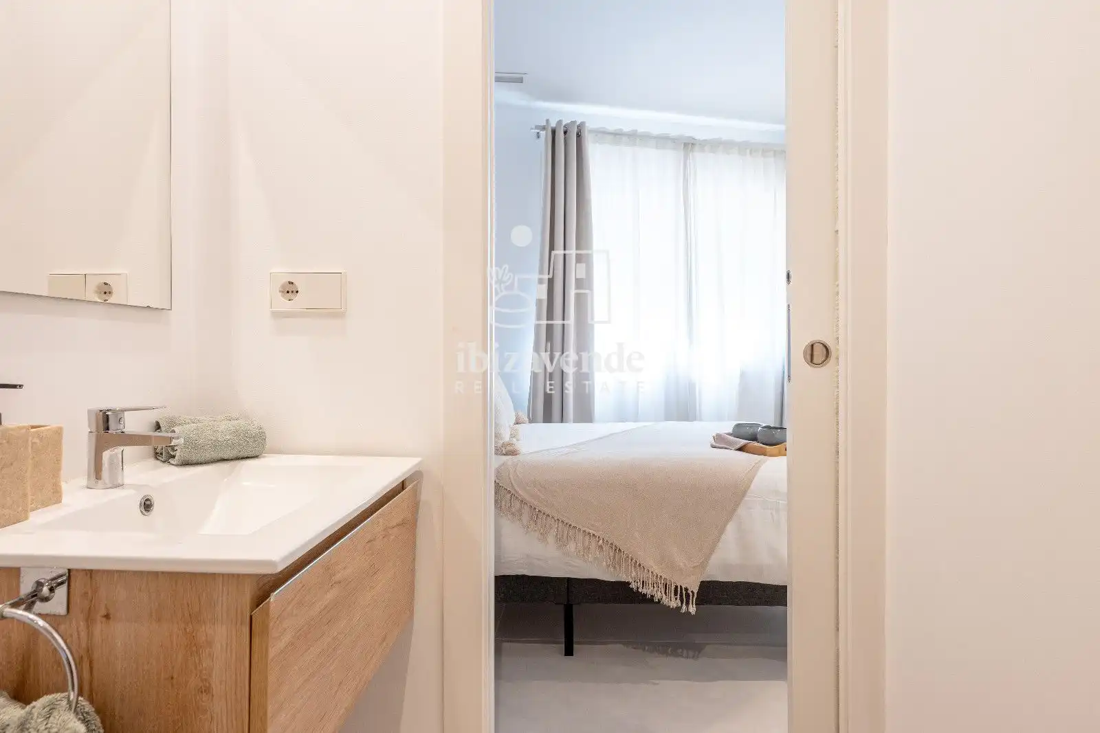 Bedroom of Flat for sale in Eivissa  with Air Conditioner, Heating and Terrace