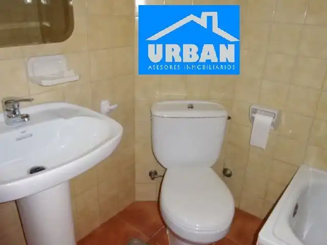 Bathroom of Flat for rent in Sevilla  with Air Conditioner and Terrace