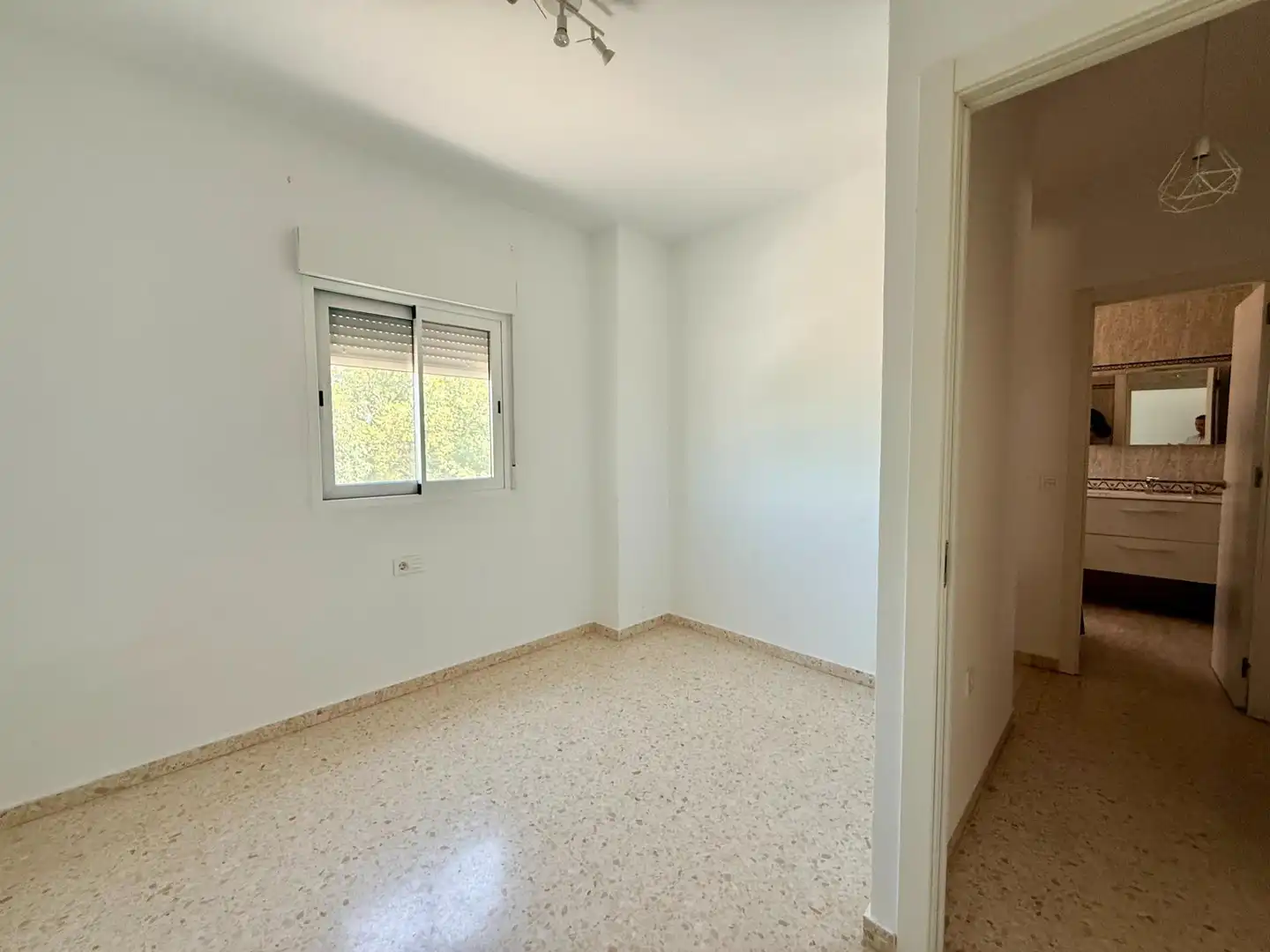 Dormitori de Casa adosada en venda en Morón de la Frontera amb Aire condicionat, Terrassa i Traster