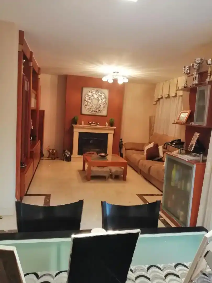 Sala d'estar de Casa o xalet en venda en San Fernando de Henares amb Aire condicionat i Balcó
