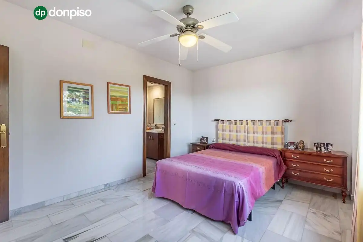 Chalet con piscina en venta en Calle del Arache 5, imagen 27