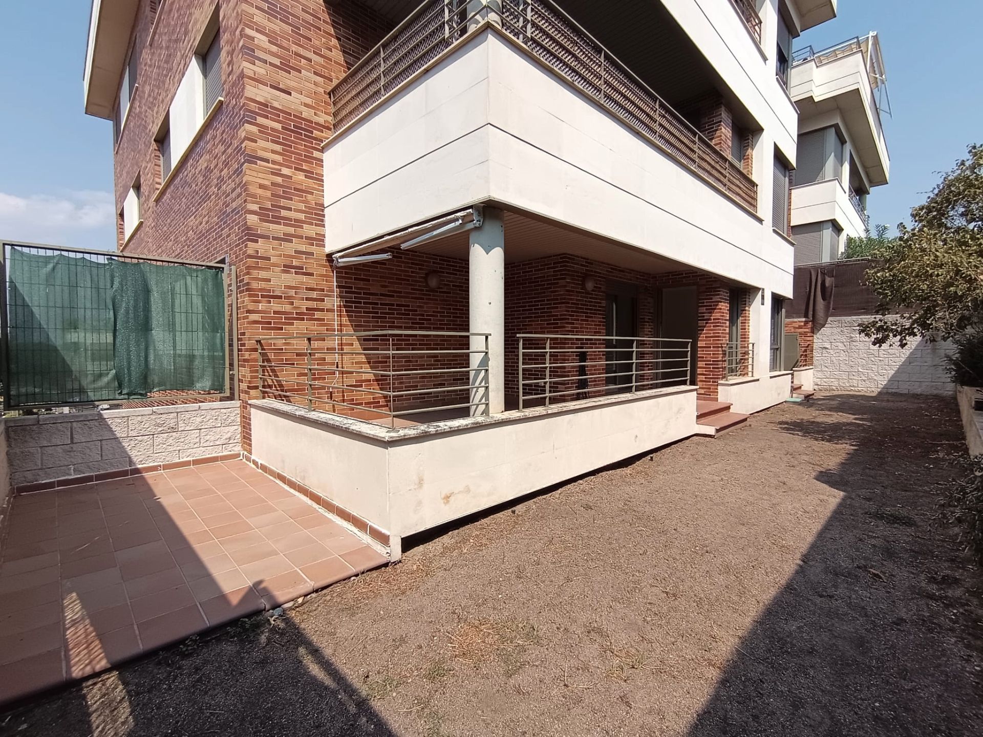 Exterior view of Planta baja to rent in Las Rozas de Madrid  with Air Conditioner, Heating and Terrace