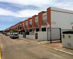 Vista exterior de Casa adosada de lloguer en Chiclana de la Frontera amb Aire condicionat, Terrassa i Moblat