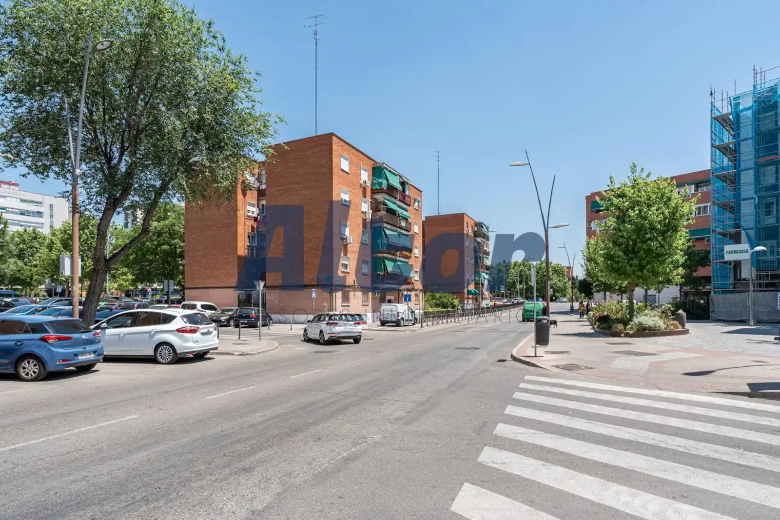 Vista exterior de Local en venda en Fuenlabrada amb Aire condicionat, Moblat i Internet