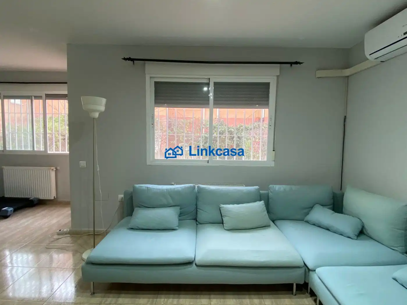 Sala d'estar de Casa adosada en venda en Seseña amb Aire condicionat, Calefacció i Jardí privat
