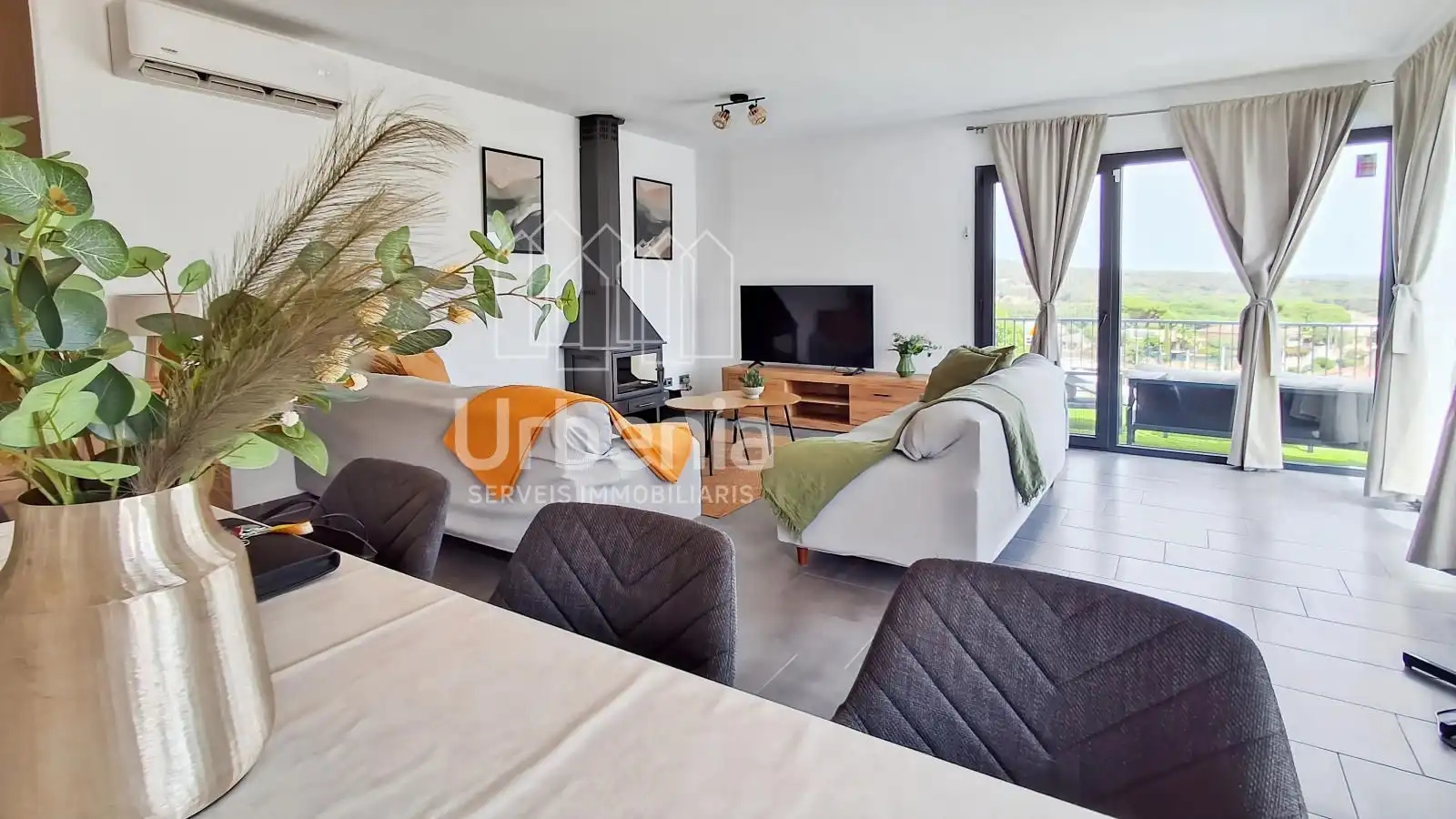 Sala de estar de Casa o chalet en venta en Tordera con Aire acondicionado, Calefacción y Terraza