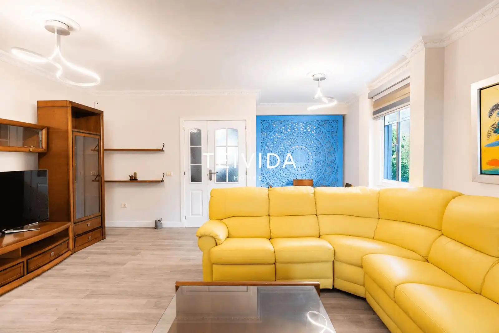 Sala d'estar de Casa adosada en venda en Adeje amb Aire condicionat, Jardí privat i Terrassa