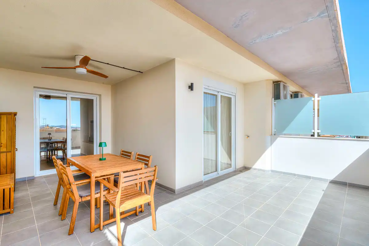 Terraza de Apartamento en venta en Fuengirola con Aire acondicionado, Amueblado y Piscina comunitaria