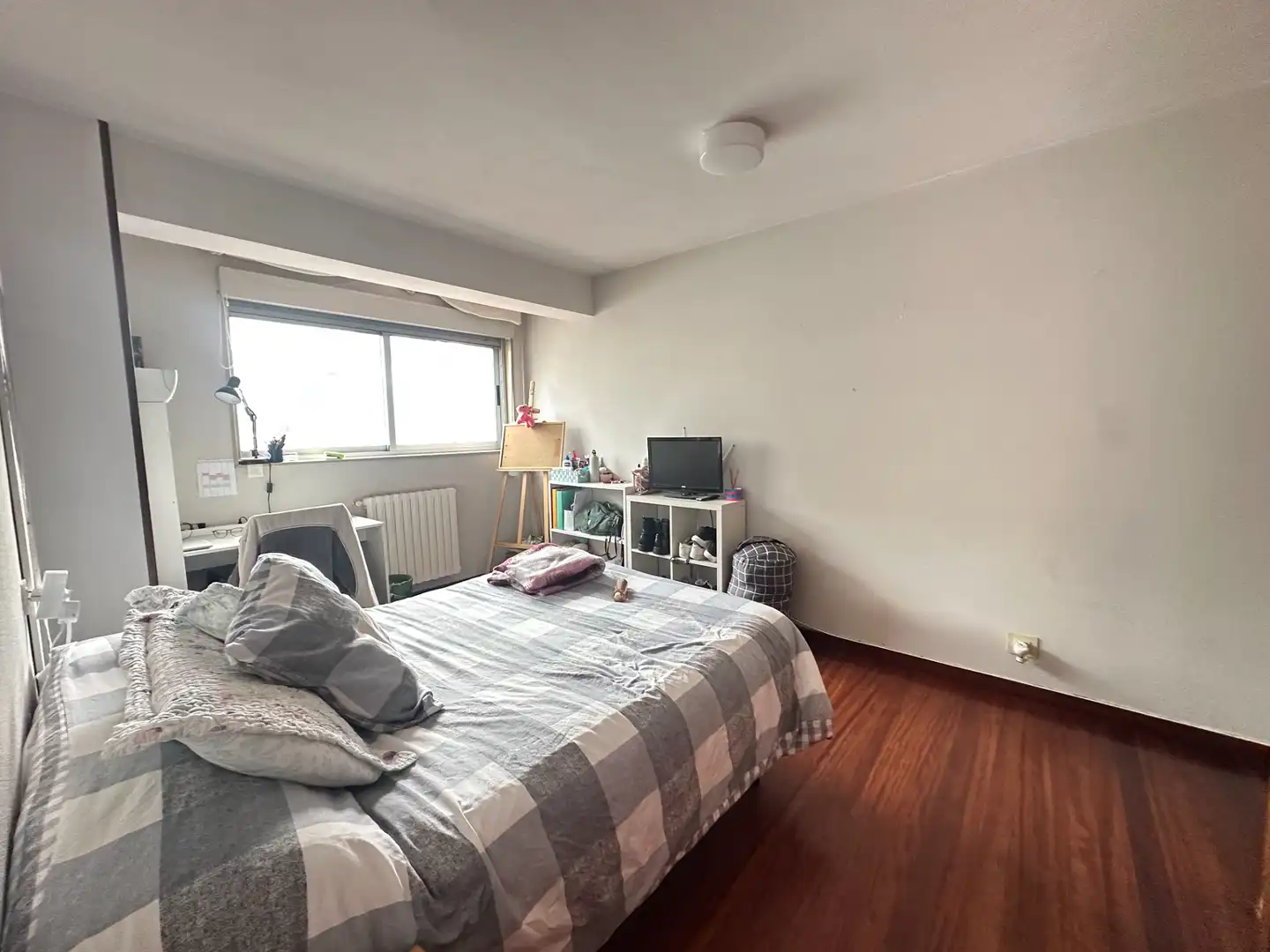 Schlafzimmer von Wohnung zum Verkauf in Santiago de Compostela  mit Heizung und Möbliert